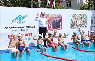 Sultangazi'de Çocuklara Yaz Hediyesi: Yüzme...
