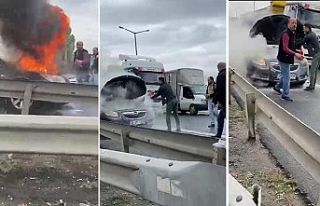 Gaziosmanpaşa'da yolda giden otomobil yandı!
