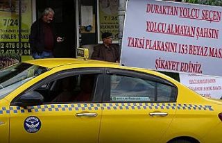 Sultangazi'de taksi durağında pankartlı uyarı
