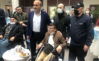 Arnavutköy Belediyesi yaklaşık yüz engelli vatandaşa medikal malzeme dağıttı