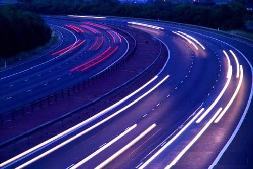 Ankara-İstanbul Otoyolu: Ankara ile İstanbul arasına yeni bir yol yapılacak. Ayaş-Beypazarı üzerinden yapılacak olan bölünmüş yol yeni bir alternatif olacak ve karayolu trafiğini rahatlatacak.