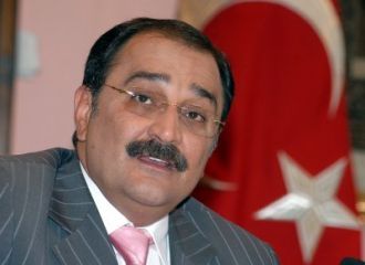 Ankara Ticaret Odası Başkanı Sinan Aygün de seçimde milletvekili aday adayı olabilmek için görevinden istifa etti. Aygün'ün CHP'den aday olacağı öğrenildi. Aygün de Ergenekon soruşturması kapsamında gözaltına alınan isimler arasında yer alıyor.
