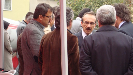 Gop Kaymakamı Seddar Yavuz  ile gazeteci fikri akyüz hararetli tartışma yaptılar.