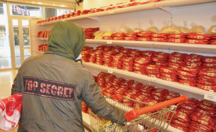 Eyüp&#039;te Sosyal marketten 6 bin 500 aile faydalandı