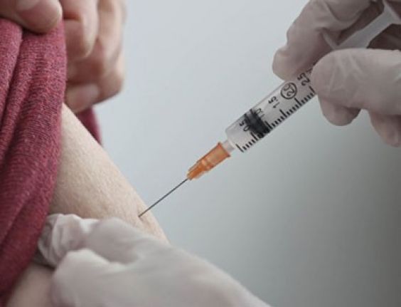 Bilim Kurulu &uuml;yesi Kara'dan aşı tedirginliğine son verecek a&ccedil;ıklama!