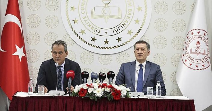 Milli Eğitim Bakanlığı&#039;nda devir teslim! &quot;Okulları Eylül&#039;de açmak için ne gerekiyorsa yapacağız&quot;