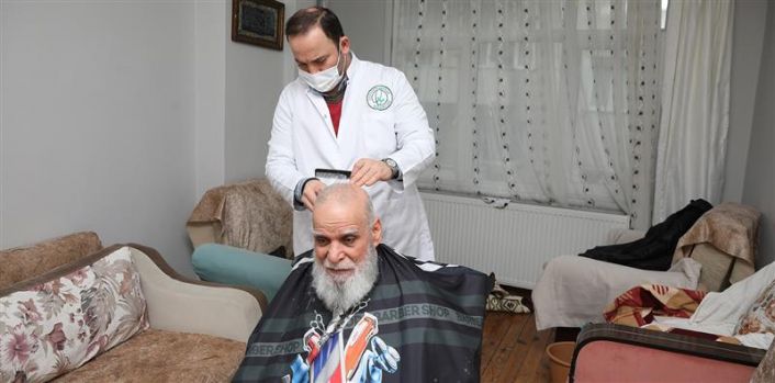 Gaziosmanpaşa Belediyesi Evde Berber Hizmeti İle Hasta ve Yaşlıların Yanında