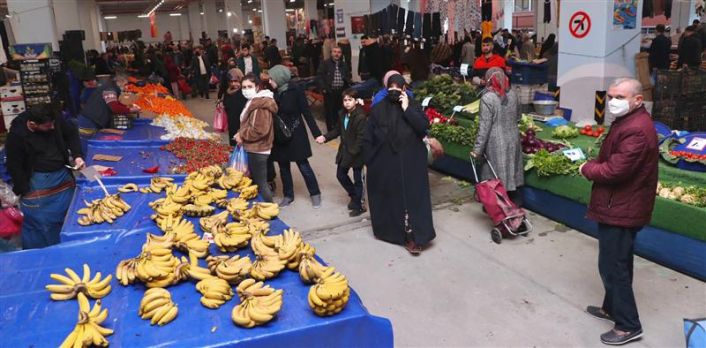 Gaziosmanpaşa&#039;da Kapalı Pazar Alanına Vatandaşlardan Tam Not Aldı.