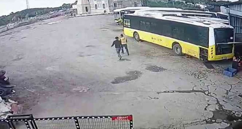 Arnavutköy&#039;de 2 kişi park halindeki otobüslerin aküsünü çaldı