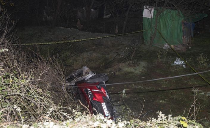Eyüpsultan&#039;da feci kaza otomobil alev alev yandı: 1’i polis 2 kişi hayatını kaybetti.