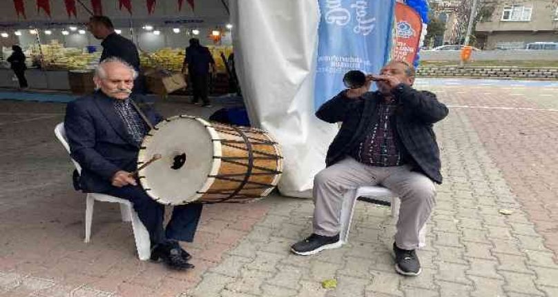 Sultangazi&#039;de Erzurum Cağ Kebabı ve İspir Kuru Fasulyesi festivali başladı