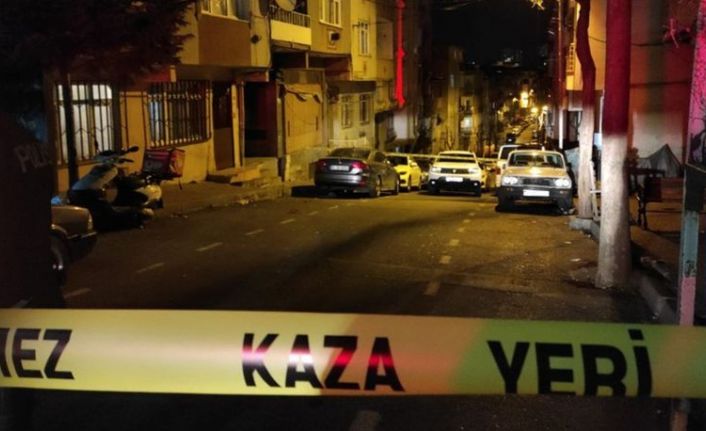 Gaziosmanpaşa'da park halindeki otomobilin altında korkutan patlama