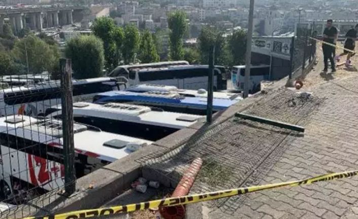Bayrampaşa&#039;da korkunç ölüm! Direksiyon sınavı için sıra beklerken yaslandığı tel çit koptu
