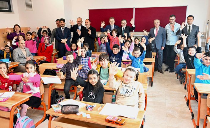 BAŞKAN USTA: &ldquo;2024 YILI GAZİOSMANPAŞA İ&Ccedil;İN OKUL YILI OLACAK&rdquo;