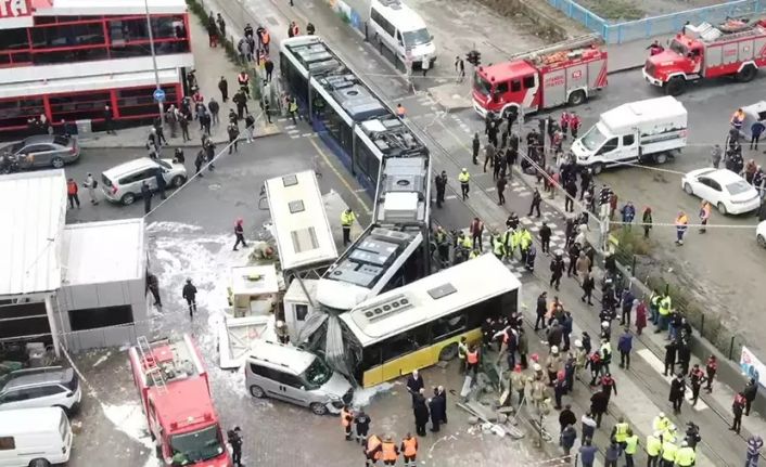 Alibeyköy&#039;de tramvay ve halk otobüsü çarpışmasıyla ilgili keşif yapıldı