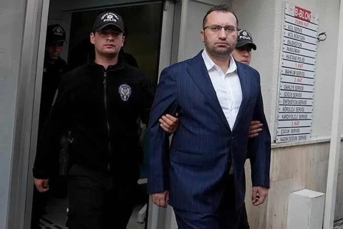  Gaziosmanpaşa Belediyesi Başkanı Hakan Bahçetepe tutuklandı.