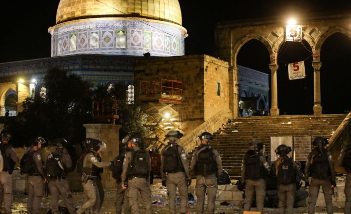 İsrail polisi, Mescid-i Aksa'da ses bombalarıyla saldırdı