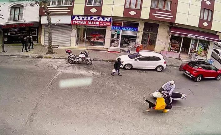 Gaziosmanpaşa'da karşıdan karşıya geçen kadına motosiklet çarptı