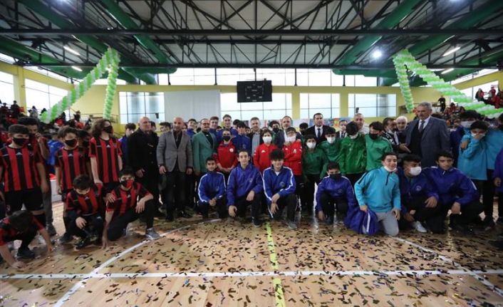 Gaziosmanpaşa Belediyesi'nden amatör spor kulüplerine malzeme desteği