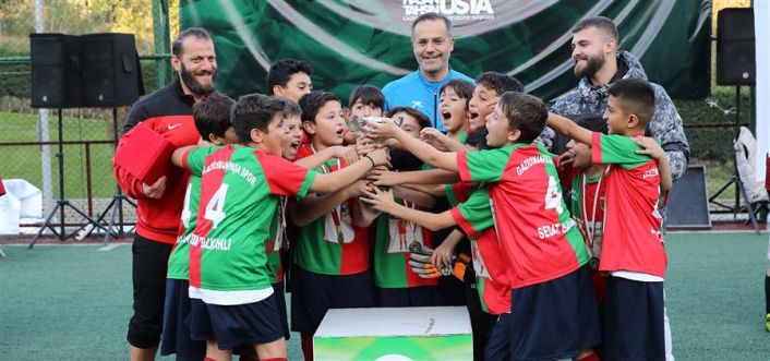 Gaziosmanpaşa'da U11 Futbol Turnuvasında Kupa Sahibini Buldu