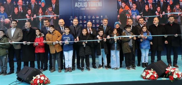 Gaziosmanpaşa’da Özdemir Bayraktar Bilim Merkezi Hizmete Açıldı