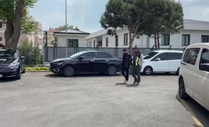 Gaziosmanpaşa'da CHP mahalle bürosuna saldırıya ilişkin 3 gözaltı