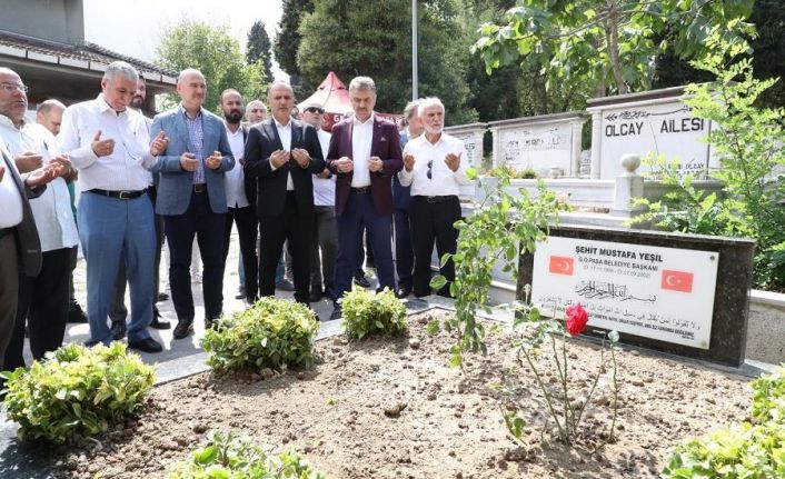 Gaziosmanpaşa eski Belediye Başkanı Mustafa Yeşil kabri başında anıldı