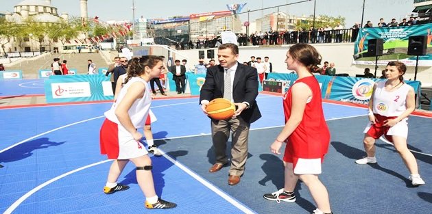 3X3 Sokak Basketbolu Turnuvası, Başkan Usta’nın hava atışıyla başladı