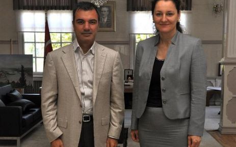 Ak Parti üçüncü bölge milletvekili Gülay Dalyan Eyüp Belediyesini ziyaret etti. 