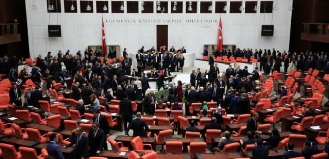 AK Parti'nin milletvekili sayısı düştü!