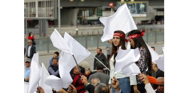 Aleviler'den IŞİD'e karşı beyaz bayraklı eylem