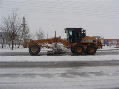 Arnavutköy’de Kar Temizleme Çalışmaları Aralıksız Sürüyor