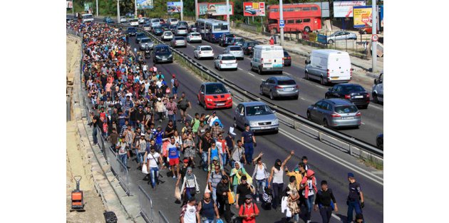 Avusturya ve Almanya mültecileri kabul etti