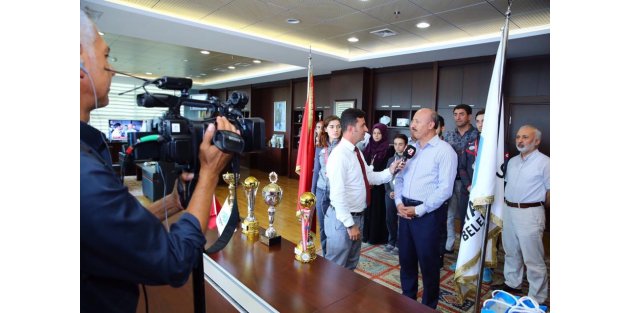 Başkan Altunay Şampiyon Sporcuları Makamında Ağırladı