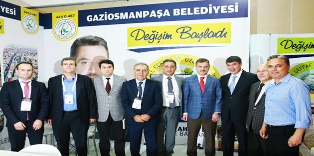 Büyükşehir Belediye Başkanlarından Gaziosmanpaşa standına ziyaret