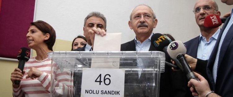 CHP, milletvekili adaylarını belirlemek için sandık başına gitti