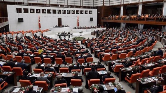 CHP ve HDP milletvekilleri Anayasa ve Adalet Karma Komisyonunu terk etti