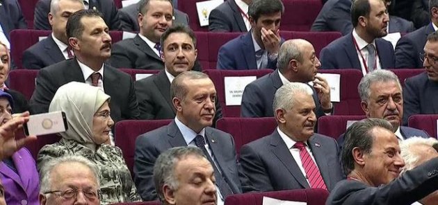 Cumhurbaşkanı Erdoğan 979 gün sonra AK Parti'de.