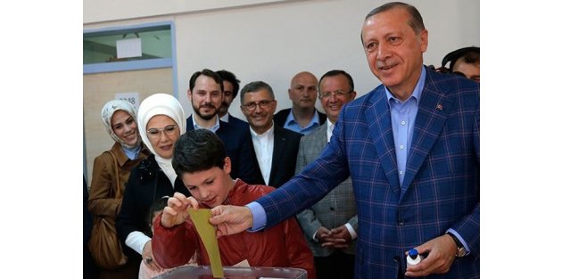 Cumhurbaşkanı Erdoğan: Milletimiz tercihini yaparak geleceğe yürüyecektir