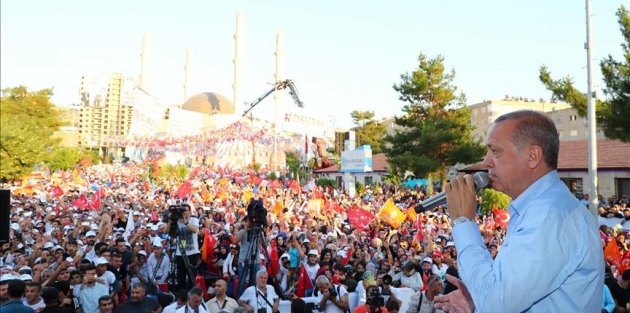 Cumhurbaşkanı Erdoğan: Nerede terör var tepelerine bineceğiz