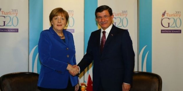 Davutoğlu Angela Merkel ile görüştü