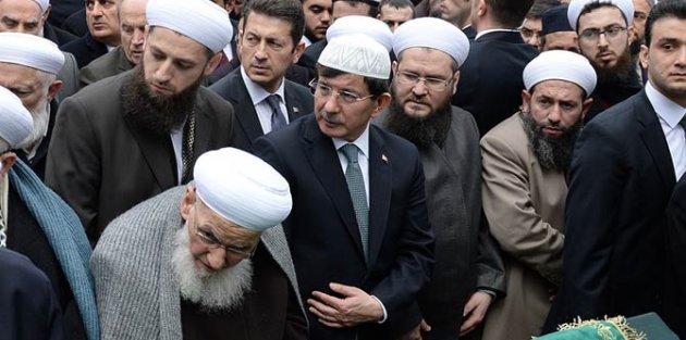 Davutoğlu, Ustaosmanoğlu'nun cenazesinde