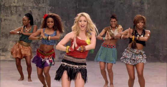 Dünyanın En Seksi Kıvrımlarını Shakira'ya verdi.