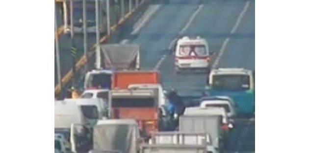 E-5'te trafiği kilitleyen kaza: 1 ölü