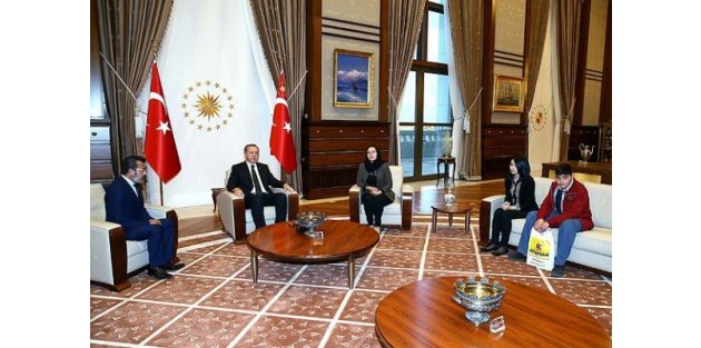Erdoğan Özgecan'ın ailesini kabul etti