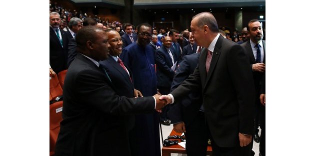 Erdoğan'dan Afrika'ya FETÖ uyarısı