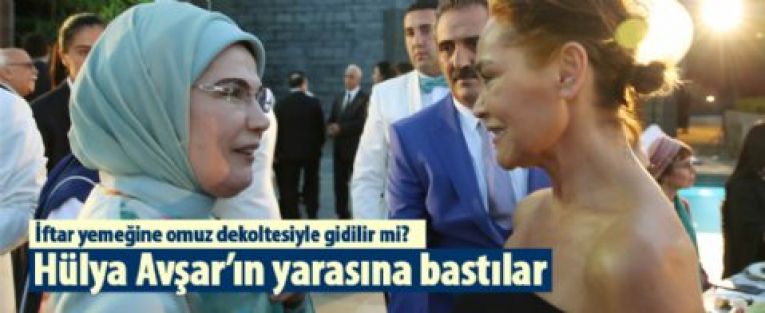 Erdoğan'ın iftar yemeğinde dekolte giydiği için eleştirilen Hülya Avşar'dan açıklama