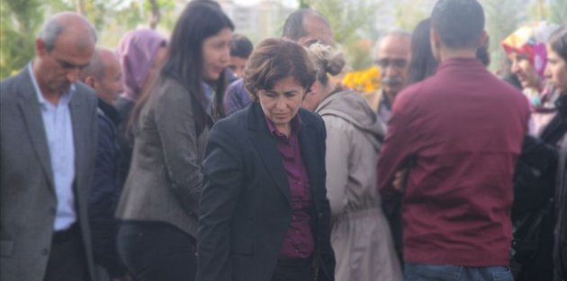 Eren Bülbül'ü şehit eden PKK'lı teröristin cenazesine katılan HDP'li başkan tutuklandı
