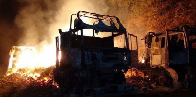 Erzurum'da teröristler 3 TIR'ı ateşe verdi