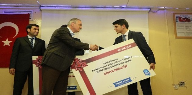 Eyüp Belediye Başkanı Remzi Aydın’dan Dünya birincisine ödül